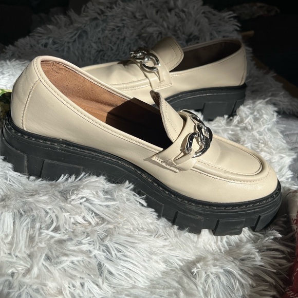 No Boundaries Shoes - No Boundaries Cream Loafers with Chain Accent